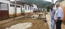 Prefeito José Leandro visita obras da Rua Washington Dias, na Barra