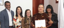 Profissionais da saúde recebem certificados de capacitação
